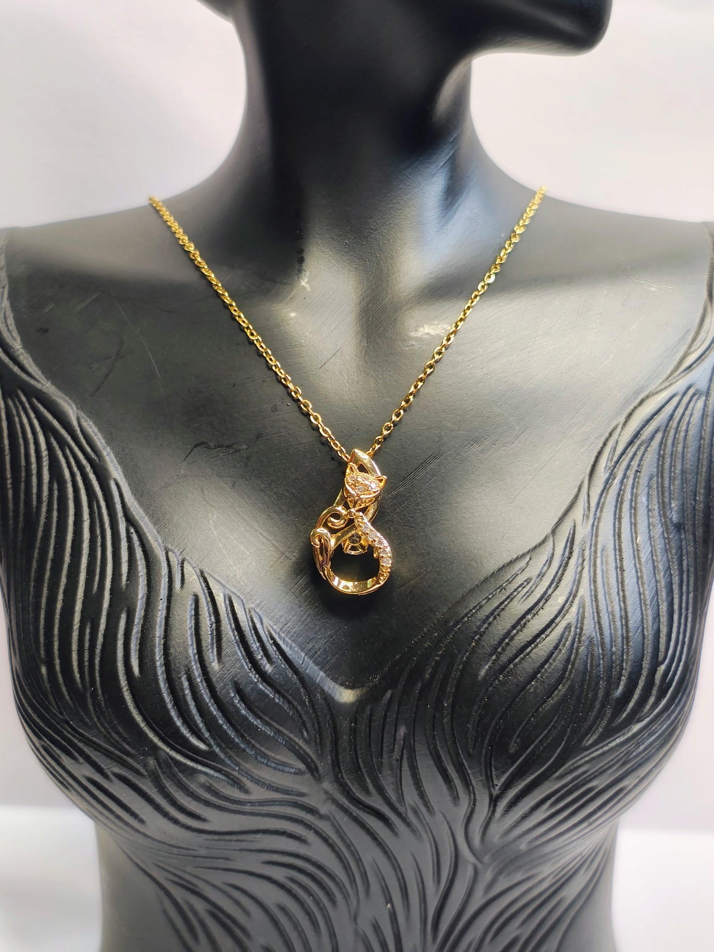 Cat Pendant Necklace